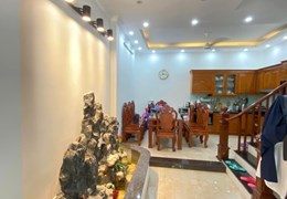 Bán Nhà 4 tầng Đông Hội,Đông Anh,kinh doanh,ô tô vào nhà đường rộng nhỉnh 4 tỷ.