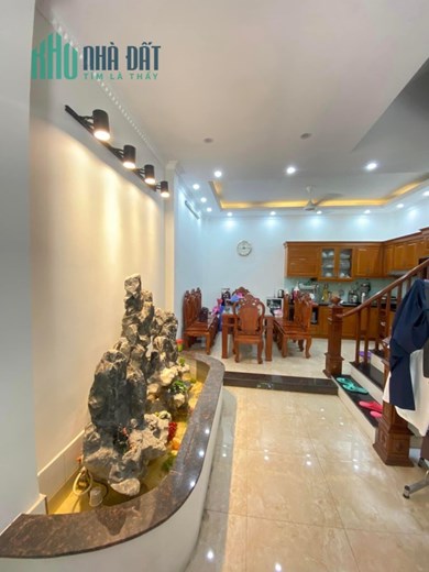 Bán Nhà 4 tầng Đông Hội,Đông Anh,kinh doanh,ô tô vào nhà đường rộng nhỉnh 4 tỷ.
