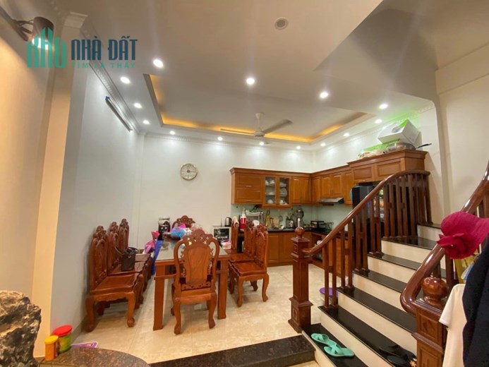 Bán Nhà 4 tầng Đông Hội,Đông Anh,kinh doanh,ô tô vào nhà đường rộng nhỉnh 4 tỷ.