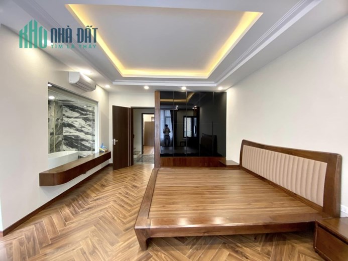 Bán căn nhà 138m2 phố Nghi Tàm, Tây Hồ Gara 2 Ô tô tránh Kinh doanh siêu đỉnh 17.1 Tỷ