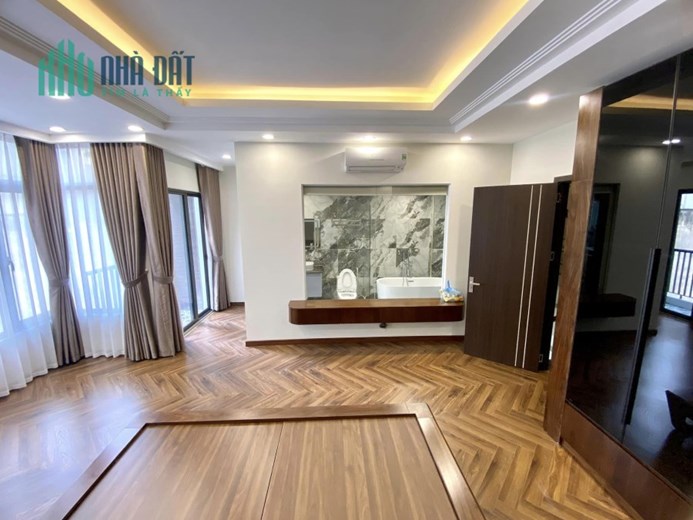 Bán biệt thự 137m2 phố Nghi Tàm, Tây Hồ Gara 3 Ô tô Kinh doanh vô địch 17.4 Tỷ
