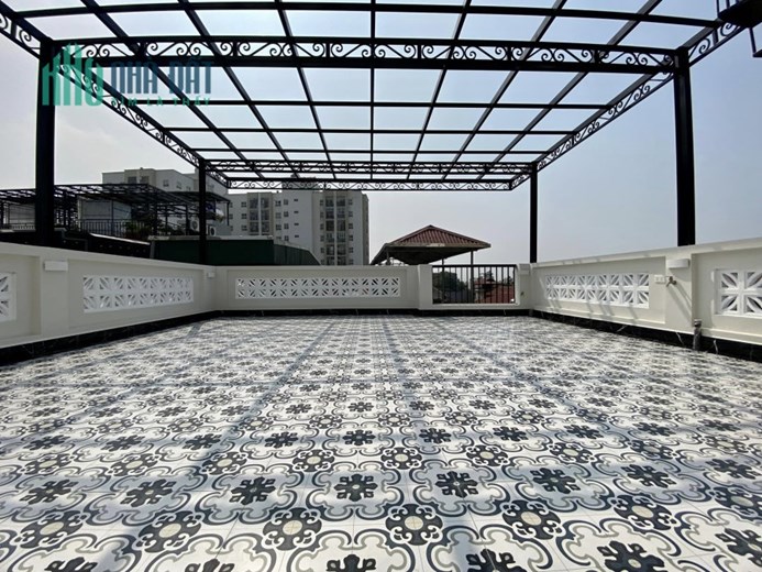 Bán biệt thự 137m2 phố Nghi Tàm, Tây Hồ Gara 3 Ô tô Kinh doanh vô địch 17.4 Tỷ