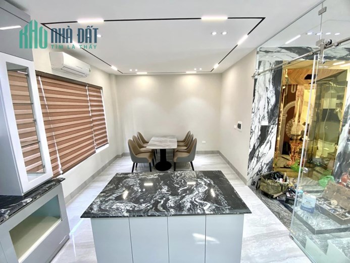Bán ngôi nhà 137m2 phố Nghi Tàm, Tây Hồ Gara Ô tô Kinh doanh 17.3 Tỷ