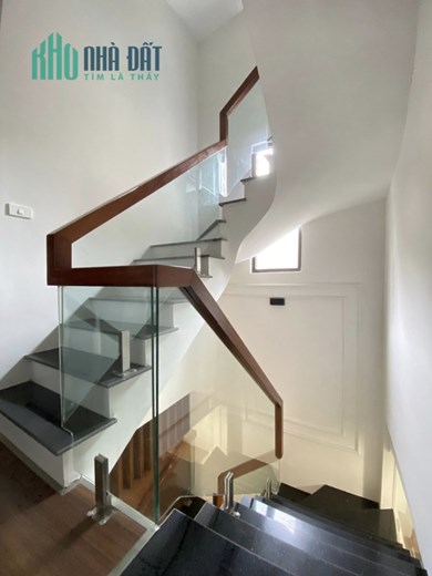 Bán biệt thự 138m2 phố Nghi Tàm, Tây Hồ Gara Ô tô thông Kinh doanh bất chấp 17.3 Tỷ