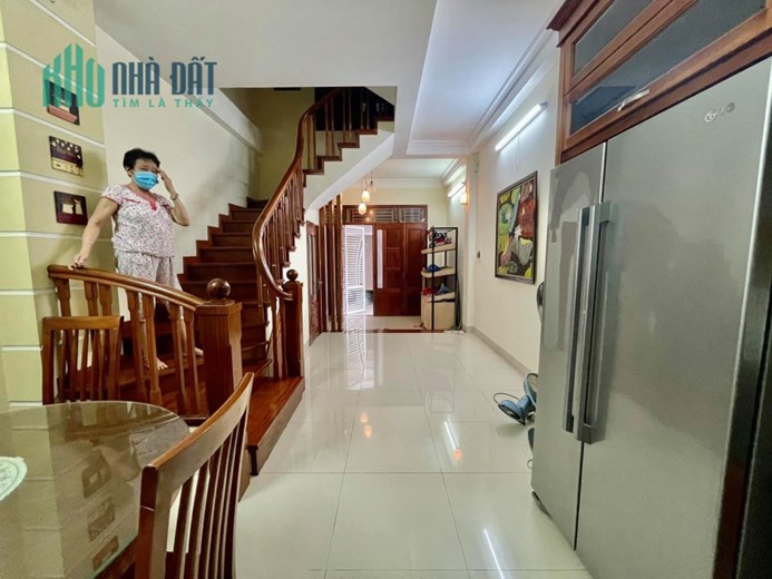 Bán căn nhà 44m2 phố Chủ tự xây 5 ngủ Ô tô tránh 10m 4.4 Tỷ