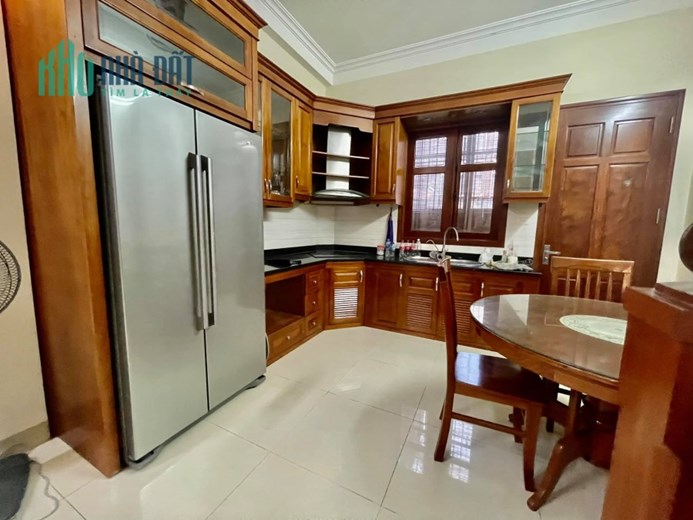 Bán nhà 44m2 phố Chủ tự xây 5 phòng 10m ngõ Ô tô phi 4.4 Tỷ