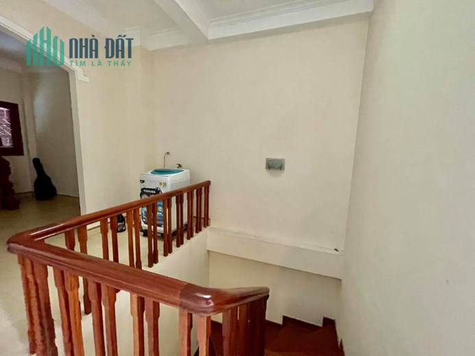 Bán căn nhà 42m2 phố Chủ tự xây 5 phòng Ô tô phi 10m 4.3 Tỷ
