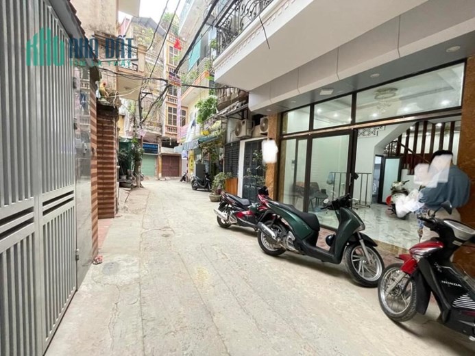 Nhà đẹp phố Trung Liệt, Đống Đa, ô tô vào nhà, kinh doanh sầm uất, chỉ 9.8 tỷ