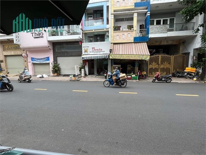 Sang nhượng Spa Nail, quận Tân Phú.