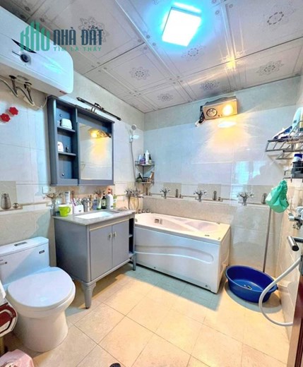 Ngộp bank bán gấp nhà mặt phố Bạch Mai sầm uất gần Phố Huế 120m2 chỉ 25.89 tỷ. LH 0989.62.6116