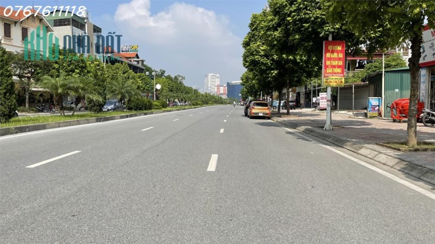 Nhà mặt phố Nguyễn Thời Trung,2 chiều sầm uất,vỉa hè 6m,32m*4T MT4m,5tỷ9