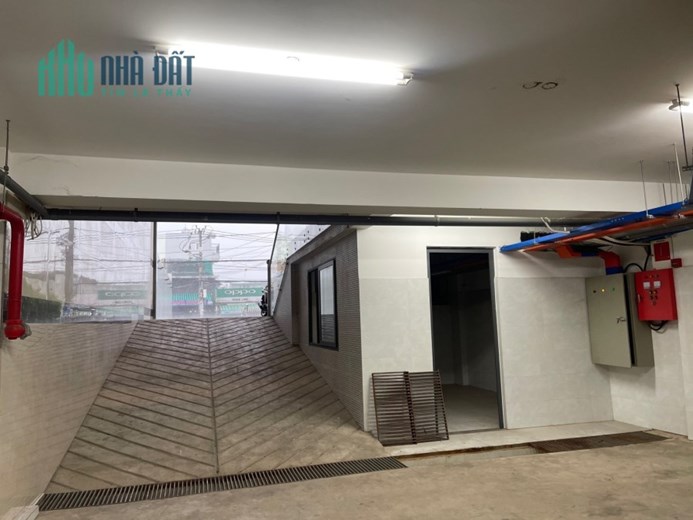 Bán toà Nhà 7 Tầng Mặt tiền Nguyễn Duy Trinh, Quận 2, DT: 7x60m, cho thuê 200tr, 75 tỷ