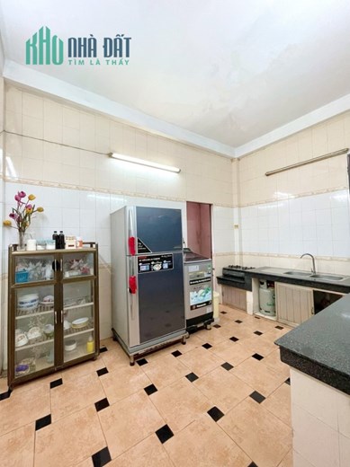 CHO THUÊ Căn nhà nguyên căn tại Tô Hiến Thành Quận 10, giao thông thuận tiện, giá thuê 15