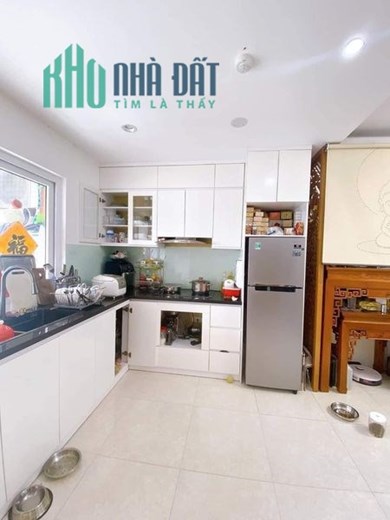BÁN NHÀ ĐƯỜNG THỤY PHƯƠNG LÔ GÓC VIEW Ô TÔ TRÁNH CHẠY XUNG QUANH SĐCC HƠN 800TR