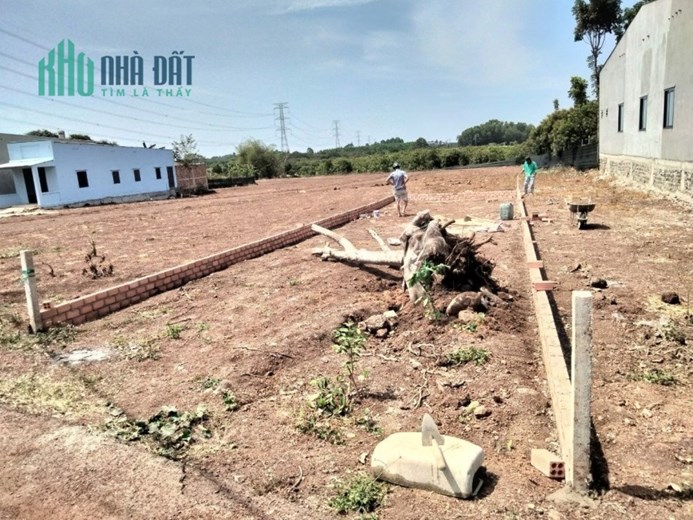 BÁN ĐẤT TRẢNG BOM NẰM NGAY TRUNG TÂM XÃ SÔNG THAO