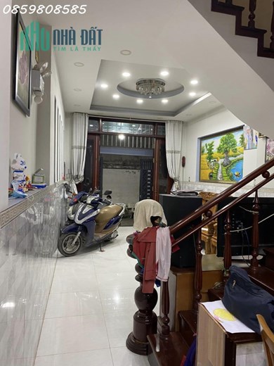 NHÀ ĐẸP, SANG TRỌNG, NỘI THẤT GỖ CĂM XE, MẶT TIỀN 4M, 3 TẦNG, HẺM XE HƠI, CÁCH QUỐC LỘ 13 100M, GIÁ