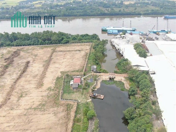 chuyển nhượng đất SKK, MT Sông Vàm Cỏ, phù hợp làm bến cảng, sản xuất kinh doanh