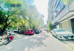 Bán nhà 62m2 Đê La Thành, q. Ba Đình giá chỉ 22 tỷ