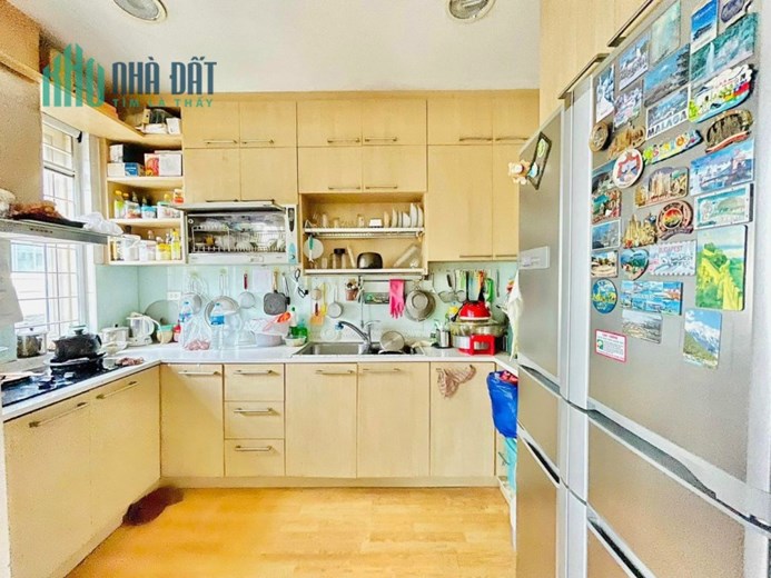 Bán nhà 62m2 Đê La Thành, q. Ba Đình giá chỉ 22 tỷ