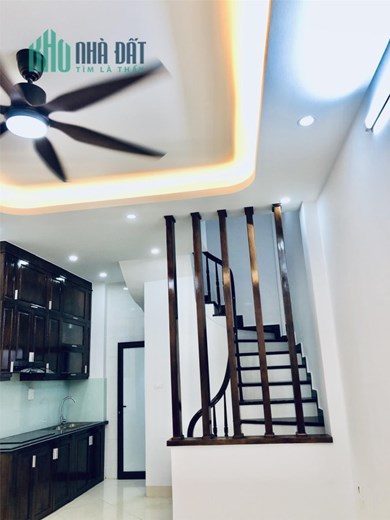 QUÁ RẺ 3 Tỷ có ngay nhà 35mx5T, MT: 4,1M. Cách Cầu Chương Dương 1km. gần ô tô.