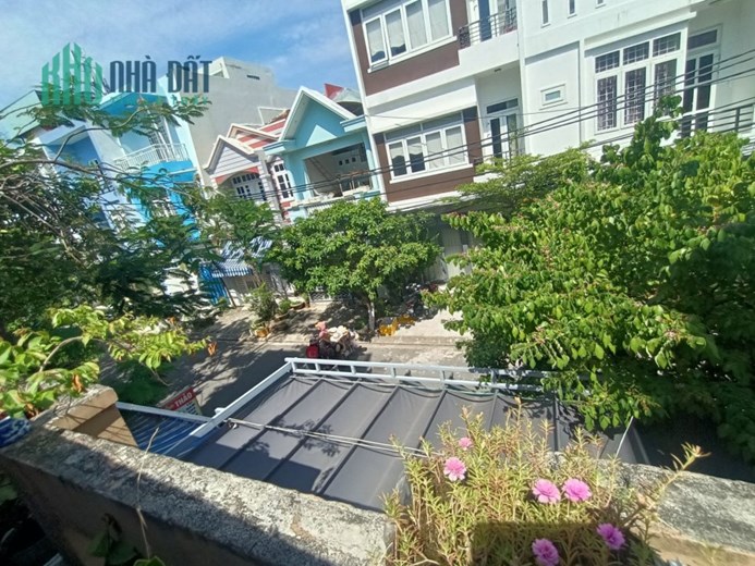 Cần bán gấp nhà gần biển MT Dương Trí Trạch Quận Sơn Trà Đà Nẵng 70m2 2 tầng chỉ 5,7 tỷ