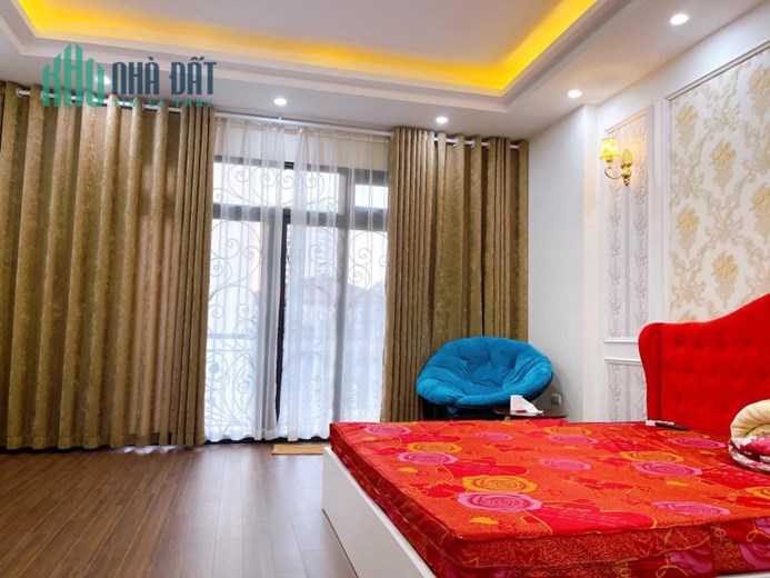 Phố VIP Văn Cao, 2 thoáng, mới đẹp, ngõ nông, ba gác tránh, 41m sổ, 5 tầng, 4.3 tỷ