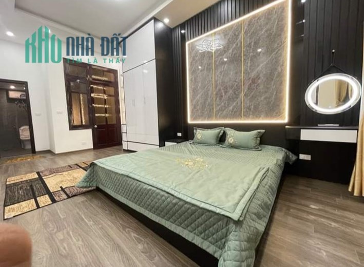 HIẾM nhà đẹp ở luôn dân xây Lạc Long Quân Cầu Giấy, ô tô, lô góc 35m nhỉnh 5 tỷ