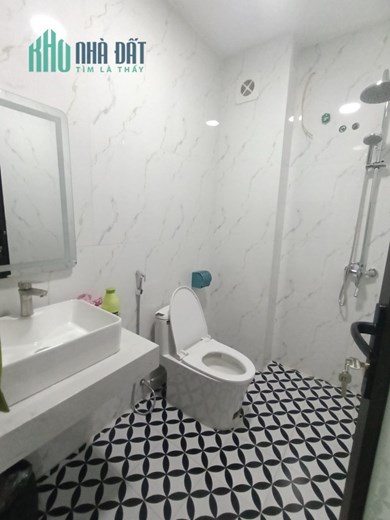 Bán căn nhà 65m2 phố Âu Cơ, Tây Hồ Gara 2 Ô tô Mặt tiền rộng Kinh doanh Sầm uất 6.5 Tỷ