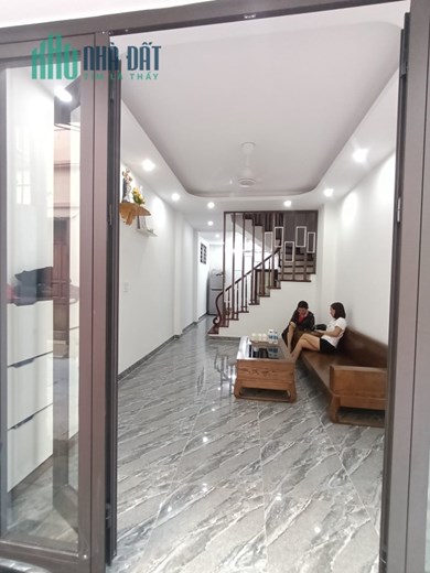 Bán ngôi nhà 67m2 phố Âu Cơ, Tây Hồ Gara Ô tô đua Mặt tiền đẹp Kinh doanh Sầm uất 6.5 Tỷ