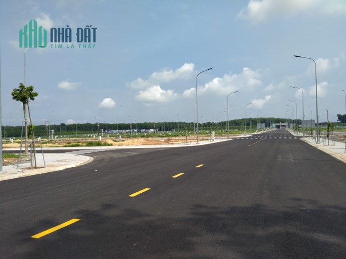 Bán lô góc 1,5ha đường 32m, KCN Đồng Văn, miễn thuế đất 11 năm, 99 usd/m2.
