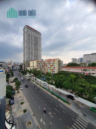 CHO THUÊ - MẶT PHỐ HUỲNH THÚC KHÁNG KÉO DÀI - 60M2 X 6 TẦNG - MT 9M - THÔNG SÀN THANG MÁY - VỈA HÈ