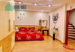 Nhà đẹp long lanh Pháo Đài Láng, quận Đống Đa, gần phố, chủ tặng full nội thất, chỉ 6.7 tỷ