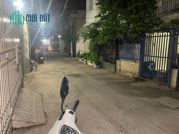 NHÀ 3TẦNG ĐẸP  - CHỦ GẤP BÁN VỀ LẠI MỸ  - Ô TÔ NGỦ TRONG NHÀ - THÔNG TỨ TUNG -HUỲNH TẤN PHÁT -TT