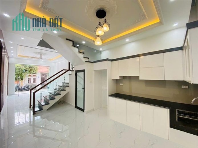 Bán nhà đường Ngô Gia Tự 4 tầng mới tinh, ngõ ô.tô GIÁ 3.7 tỉ gần Cát Bi