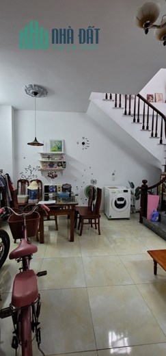 Nhà Gia Quất, Dt45m, nhà 5 tầng giá nhỉnh 3 tỷ.