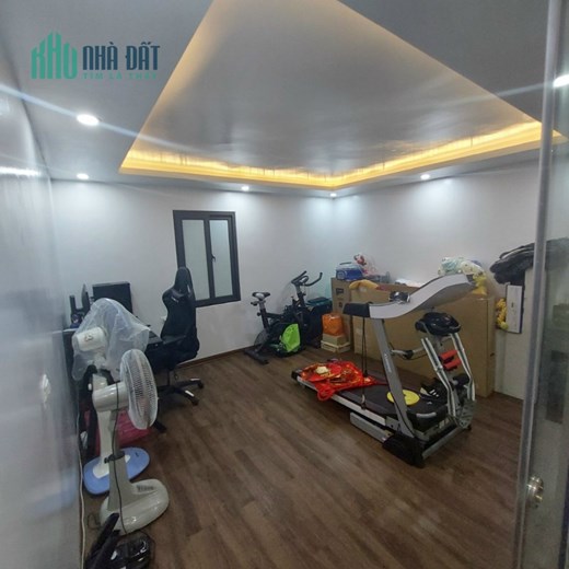 Nhà phố 302 Văn Cao thông 139 Ngô Gia Tư, 48m 3 tầng, GIÁ 2.35 tỉ có sân cổng riêng