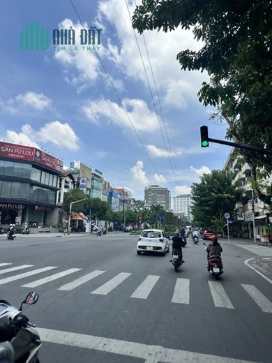 Bán Gấp nhà 29m2, Đường Phan Xích Long, Phường 1, Quận Phú Nhuận.