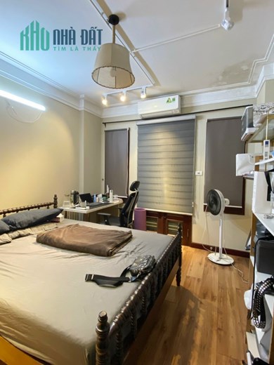 Cho Thuê Nhà #HOÀNG_CẦU, CÓ GARA Ngõ Ô tô Đánh Võng. 5 Ngủ 55m2, Sàn Gỗ Sang Trọng