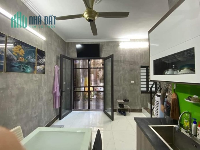 SIÊU PHẨM NHỎ XINH MINH KHAI HÀNG XÓM TIMES CITY-NHỎ XINH CẢ GI