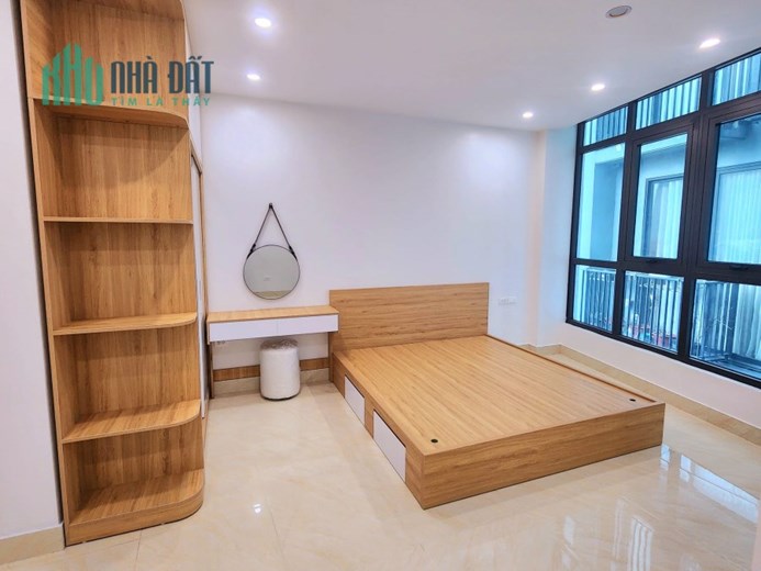 Bán nhà 43m2 phố Bồ Đề, Long Biên Gara Ô tô XỊN 7 ngủ Thang máy Nhập 6.6 Tỷ