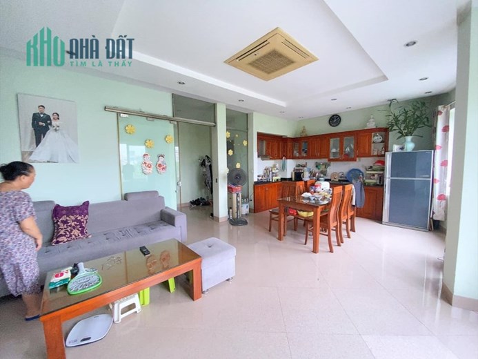Bán ngôi nhà 67m2 Mặt phố Nghi Tàm, Tây Hồ Gara Ô tô 7 chỗ Kinh doanh 15.9 Tỷ