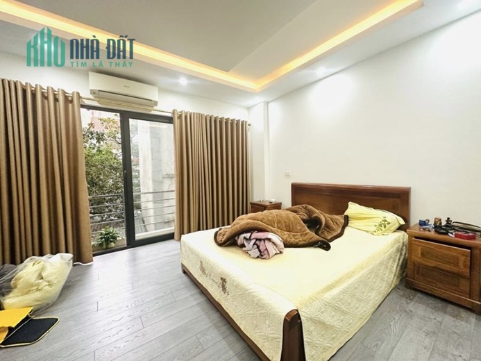 Bán ngôi nhà 69m2 Mặt phố Nghi Tàm, Tây Hồ Gara 2 Ô tô Kinh doanh bất chấp 15.6 Tỷ