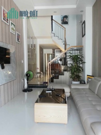 Nhà 3 tầng đẹp kiệt Cù Chính Lan, Thanh Khê , chỉ 2 tỷ x