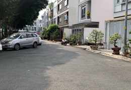 Ngộp bank bán gấp tòa nhà DT 7x22m. Vỉa hè trước nhà 5m, đối diện công viên lớn