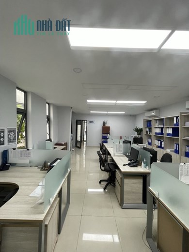 Ngộp bank bán gấp tòa nhà DT 7x22m. Vỉa hè trước nhà 5m, đối diện công viên lớn