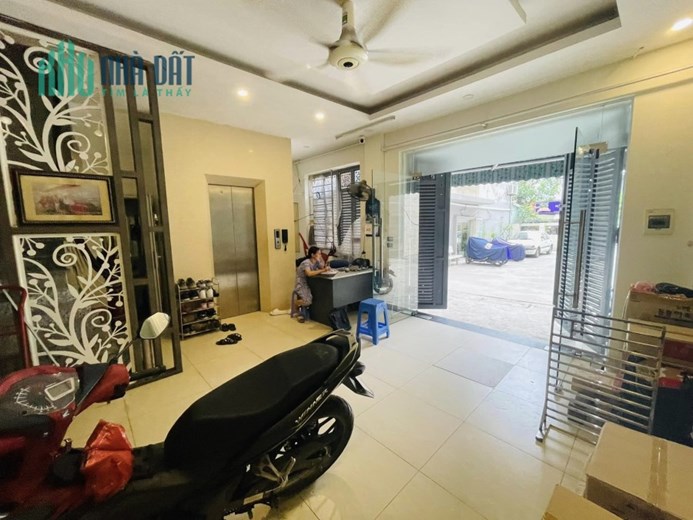 Bán nhà mặt phố Vạn Bảo, ô tô đô cửa, kinh doanh đỉnh, 40m2, 7 tầng thang máy, lô góc, nhỉnh 14 tỷ