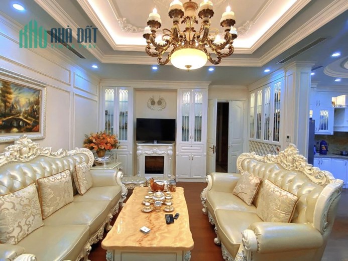 BIỆT THỰ ĐẲNG CẤP TT CẦU GIẤY- TẶNG FULL NỘI THẤT NHẬP KHẨU - LÔ GÓC - THANG MÁY  MẶT TIỀN QUYỀN