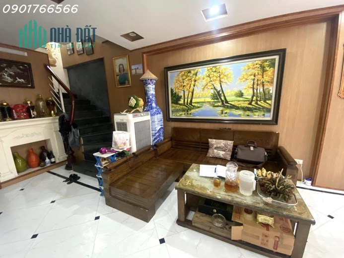 Nhà Đẹp, hàng Xóm Hồ Đền Lừ, Phố Nguyễn Đức Cảnh, 55m x 5T, Giá 6 tỷ.
