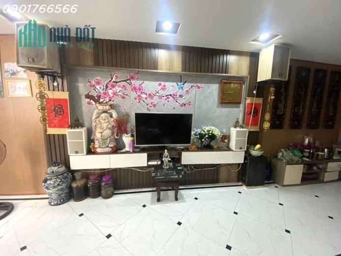 Nhà Đẹp, hàng Xóm Hồ Đền Lừ, Phố Nguyễn Đức Cảnh, 55m x 5T, Giá 6 tỷ.