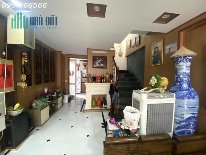 Nhà Đẹp, hàng Xóm Hồ Đền Lừ, Phố Nguyễn Đức Cảnh, 55m x 5T, Giá 6 tỷ.